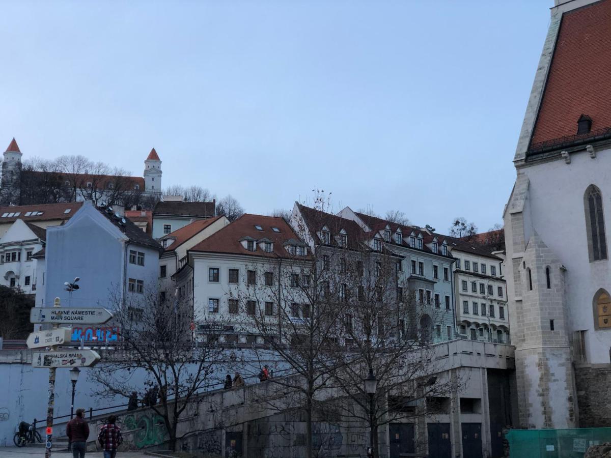 Pleasant Apartment Under The Bratislava Castle Eksteriør billede